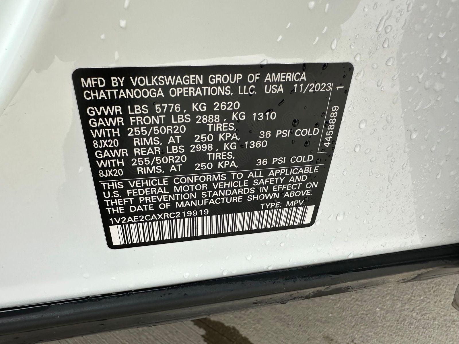 2024 Volkswagen Atlas Cross Sport 2.0T SEL R-Line