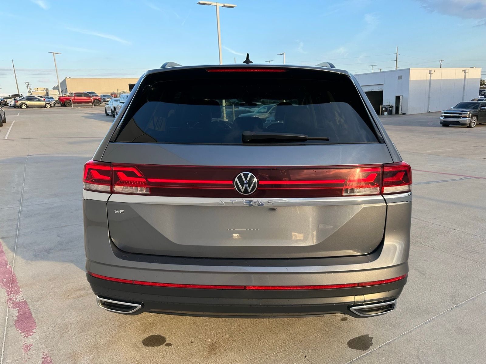 2024 Volkswagen Atlas 2.0T SE