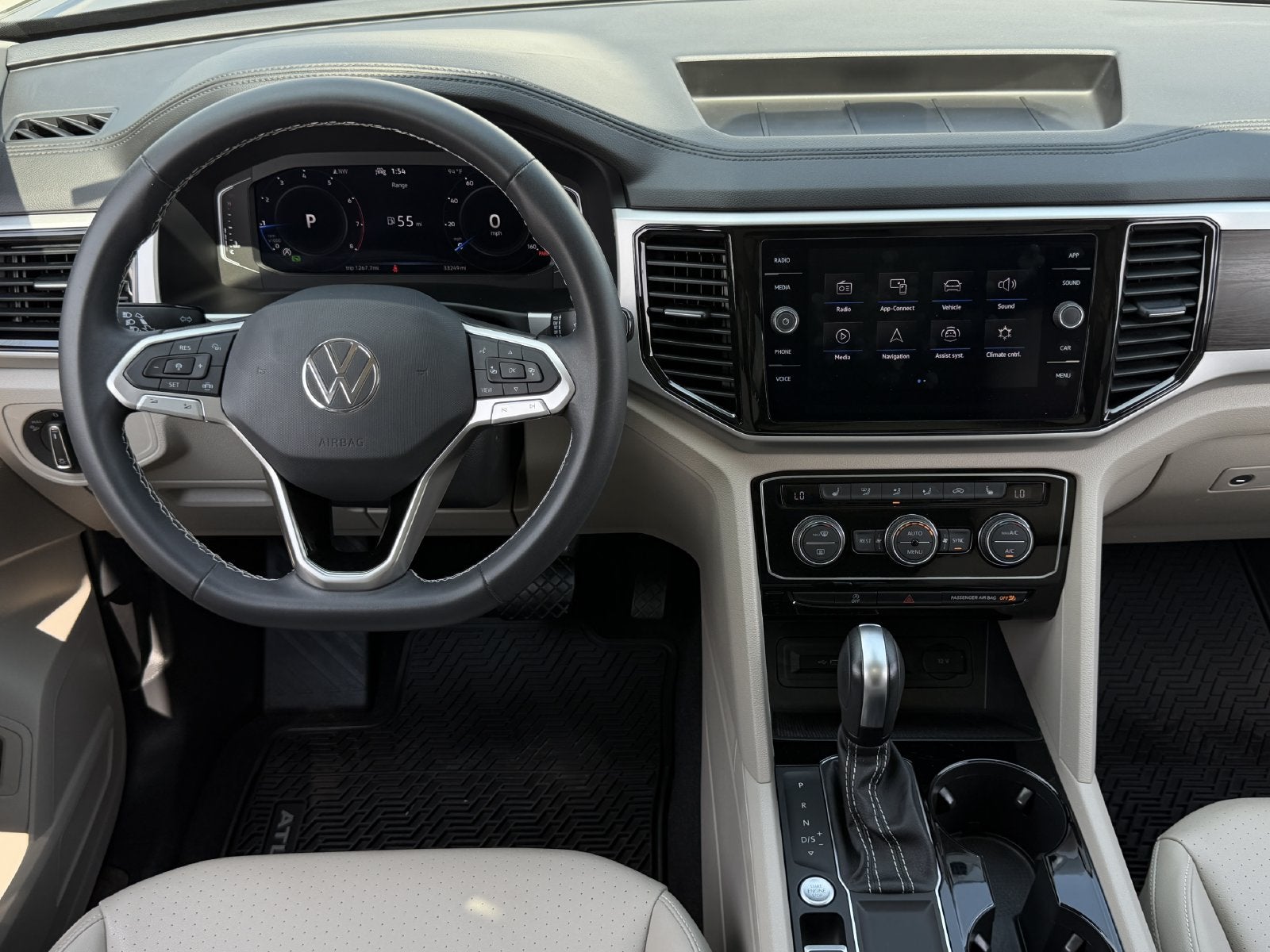 2023 Volkswagen Atlas 3.6L V6 SE w/Technology