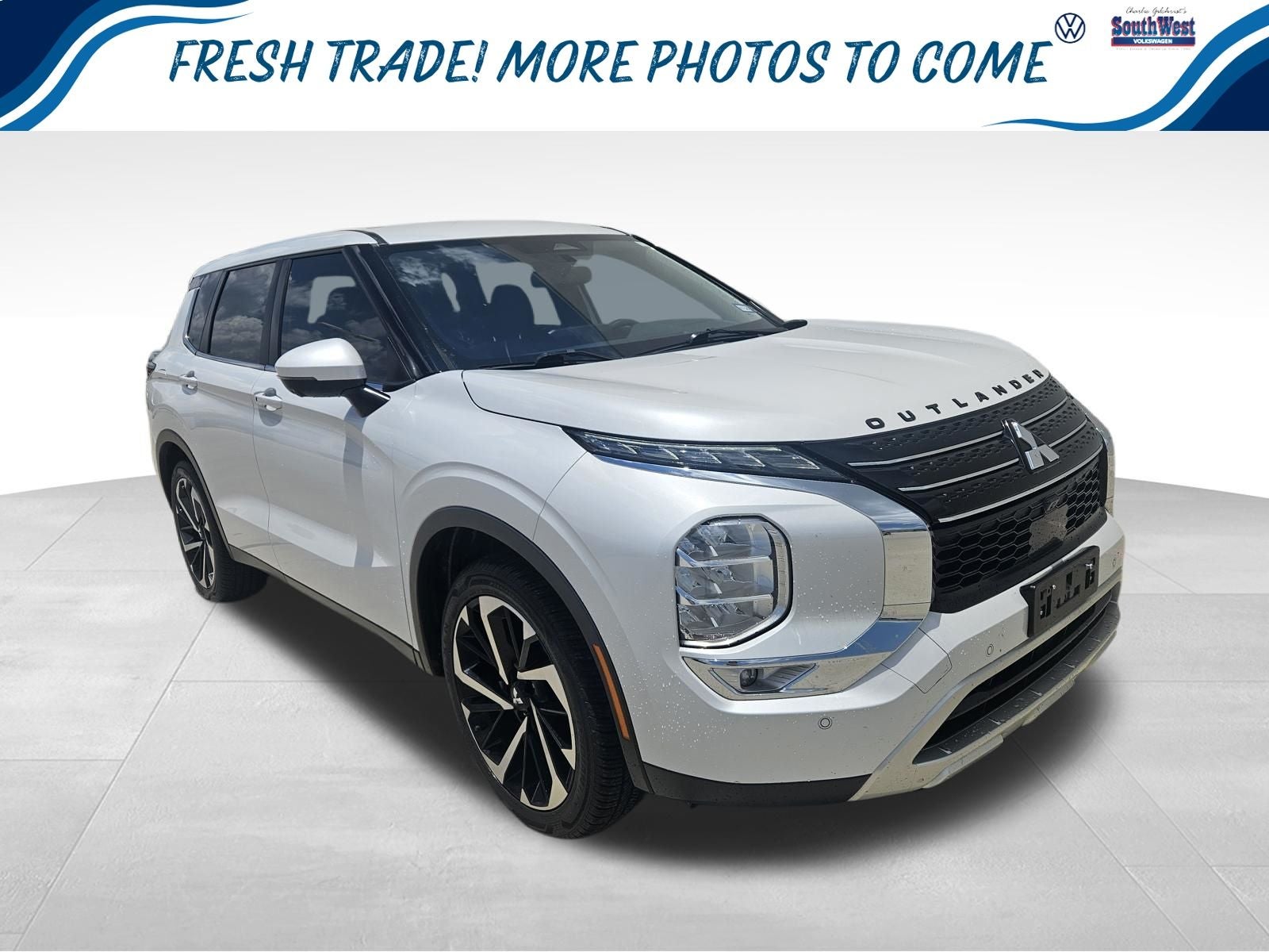 2023 Mitsubishi Outlander Base