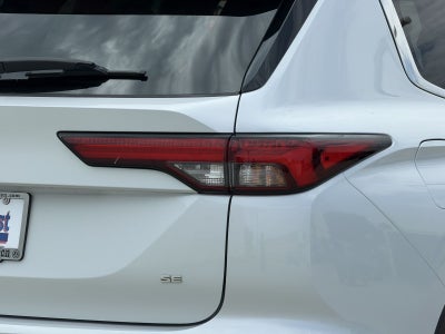 2023 Mitsubishi Outlander Base