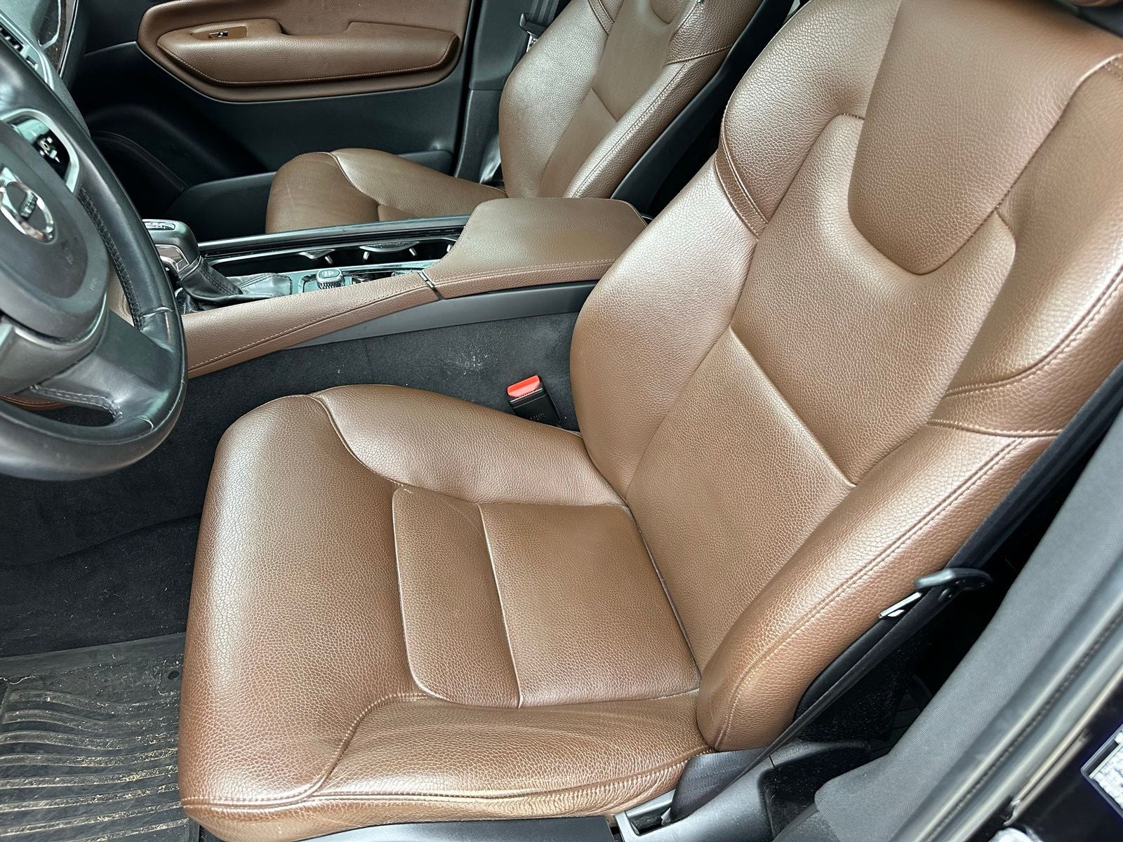 2019 Volvo XC90 T6 Momentum