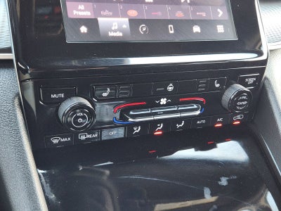 2025 Jeep Grand Cherokee Laredo 4x2