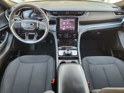 2025 Jeep Grand Cherokee Laredo 4x2