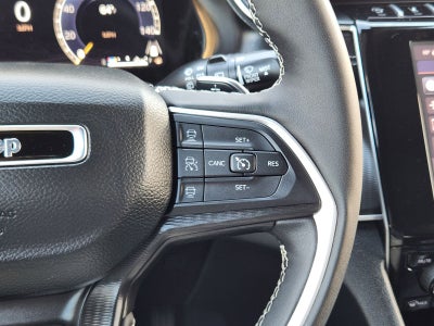 2025 Jeep Grand Cherokee Laredo 4x2