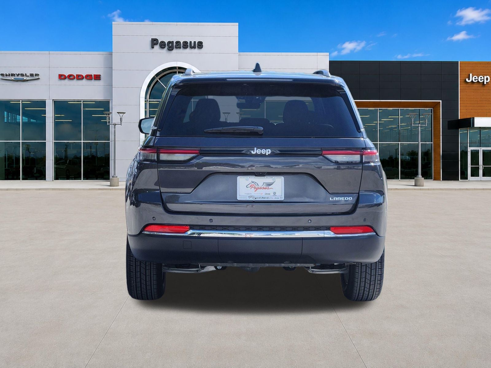 2026 Jeep Grand Cherokee GRAND CHEROKEE LAREDO 4X2