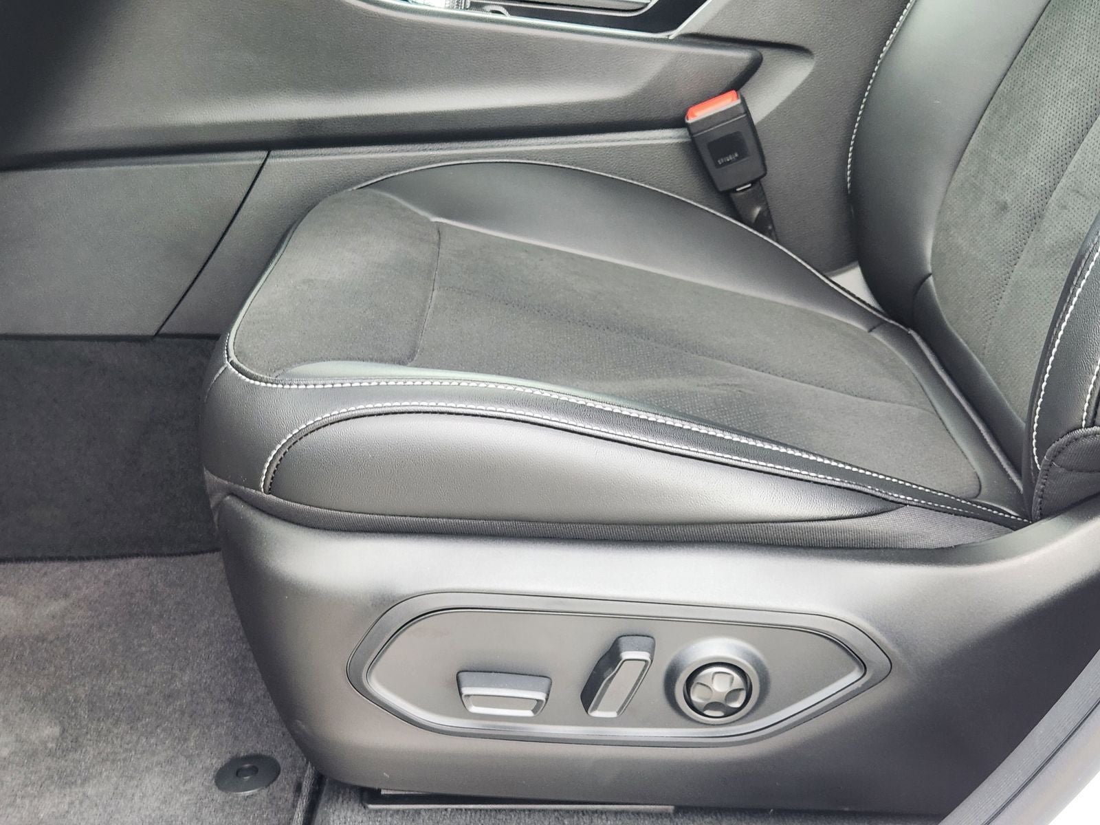 2026 Jeep Grand Cherokee GRAND CHEROKEE LAREDO ALTITUDE 4X2