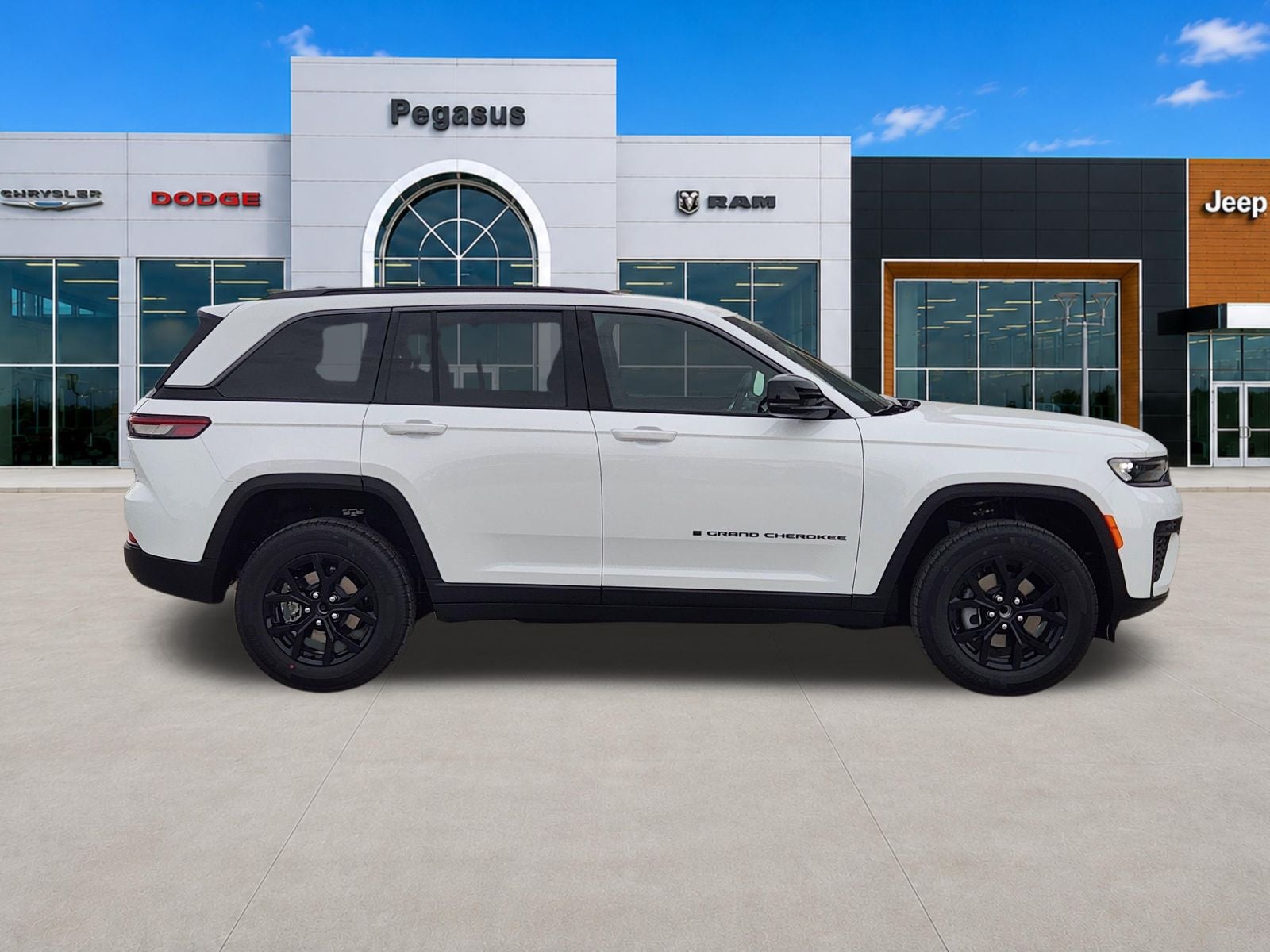2026 Jeep Grand Cherokee GRAND CHEROKEE LAREDO ALTITUDE 4X2