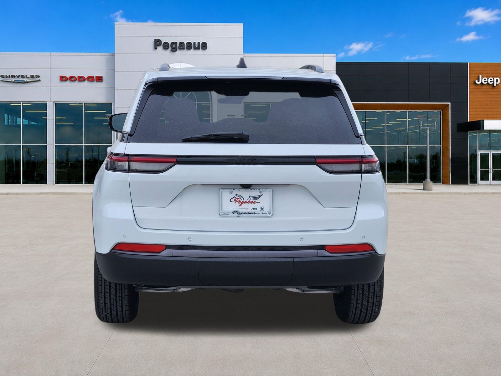 2026 Jeep Grand Cherokee GRAND CHEROKEE LAREDO ALTITUDE 4X2