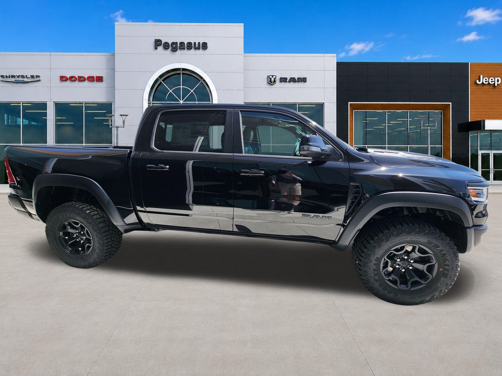 2026 RAM Ram 1500 RAM 1500 RHO CREW CAB 4X4 5'7' BOX