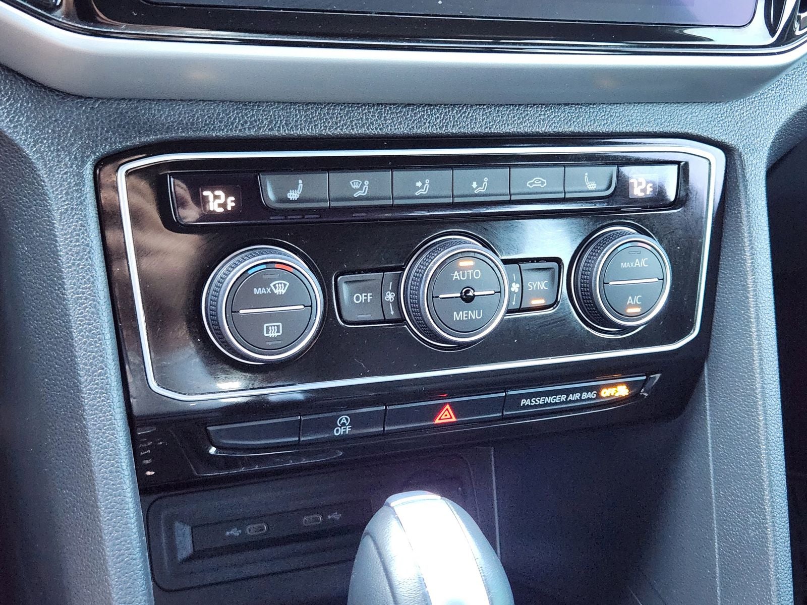 2022 Volkswagen Atlas Cross Sport 3.6L V6 SEL R-Line