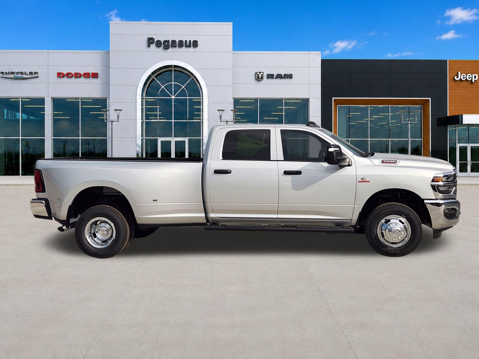 2026 RAM Ram 3500 RAM 3500 TRADESMAN CREW CAB 4X4 8' BOX