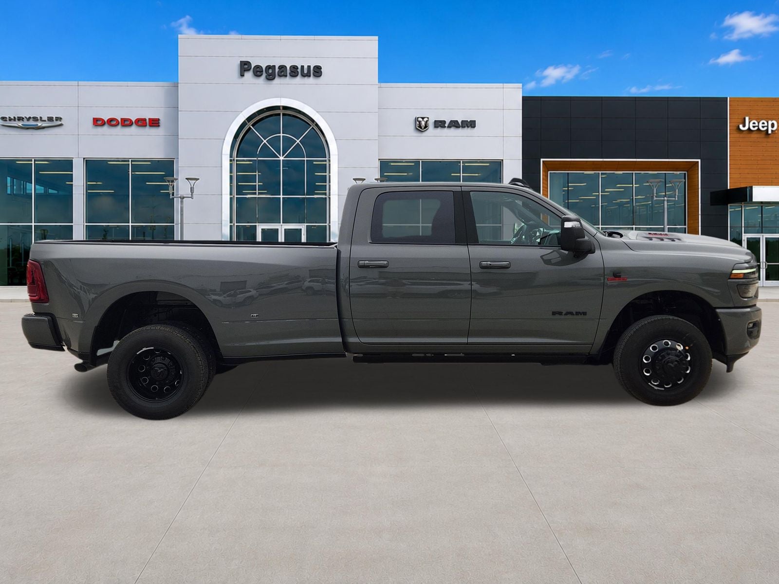 2026 RAM Ram 3500 RAM 3500 LARAMIE CREW CAB 4X4 8' BOX