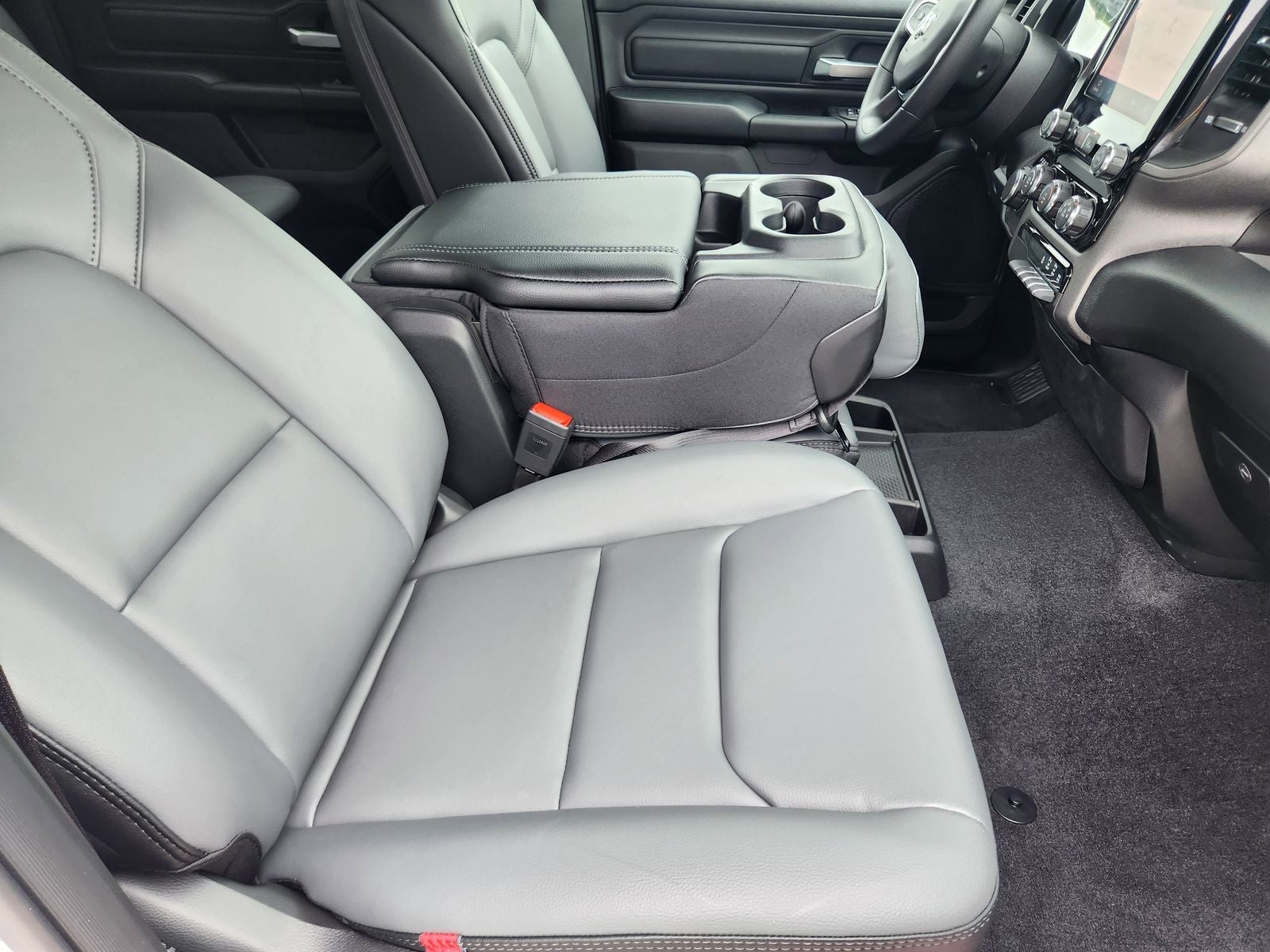 2026 RAM Ram 1500 RAM 1500 TRADESMAN CREW CAB 4X2 5'7' BOX