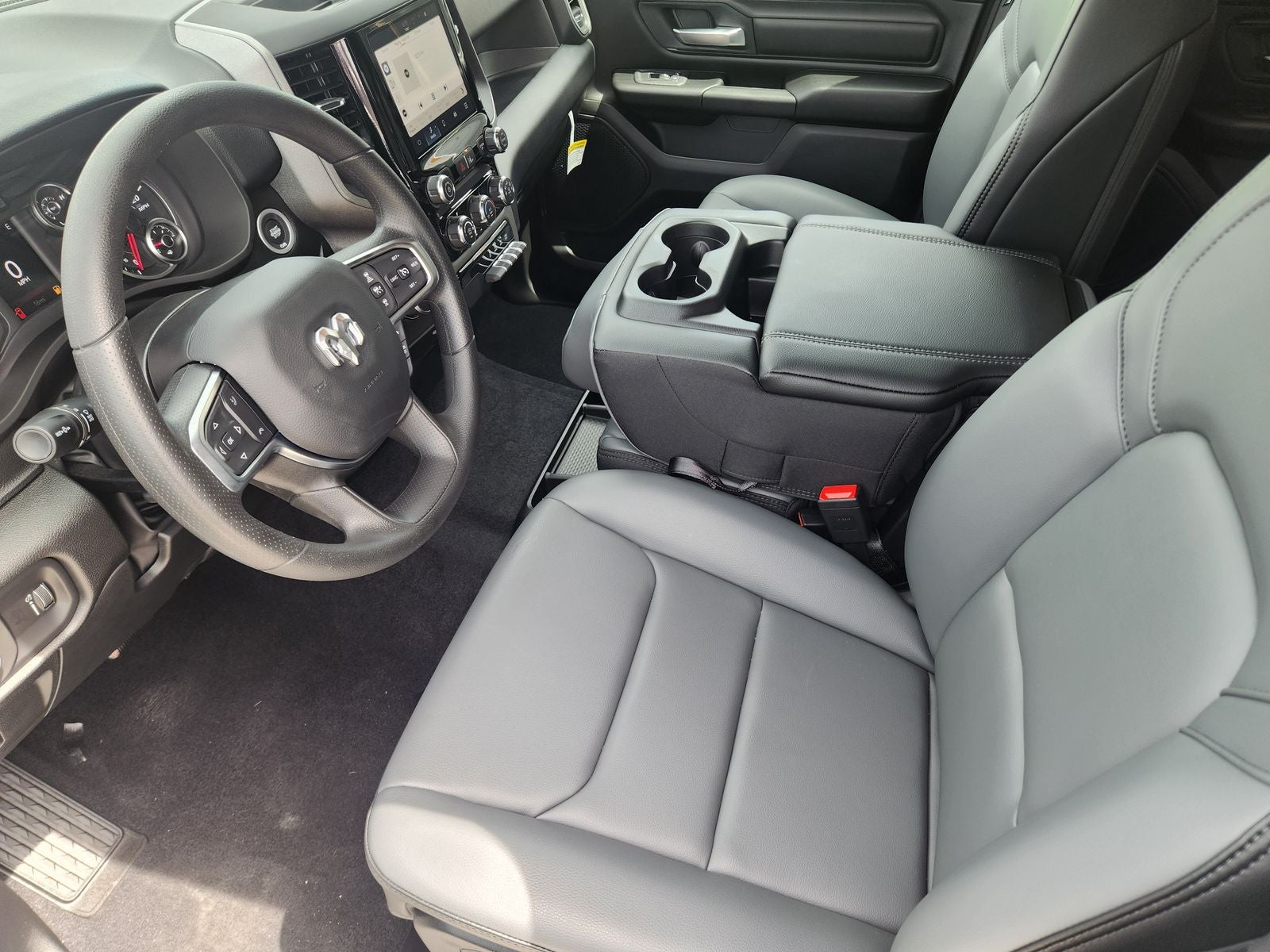 2026 RAM Ram 1500 RAM 1500 TRADESMAN CREW CAB 4X2 5'7' BOX
