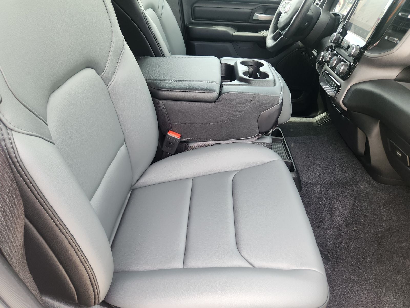2026 RAM Ram 1500 RAM 1500 TRADESMAN CREW CAB 4X2 5'7' BOX
