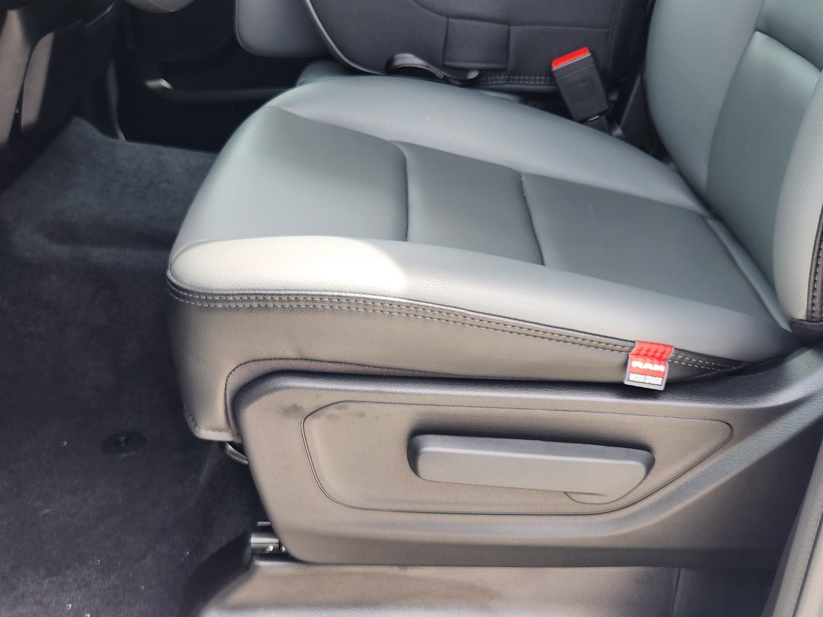 2026 RAM Ram 1500 RAM 1500 TRADESMAN CREW CAB 4X2 5'7' BOX