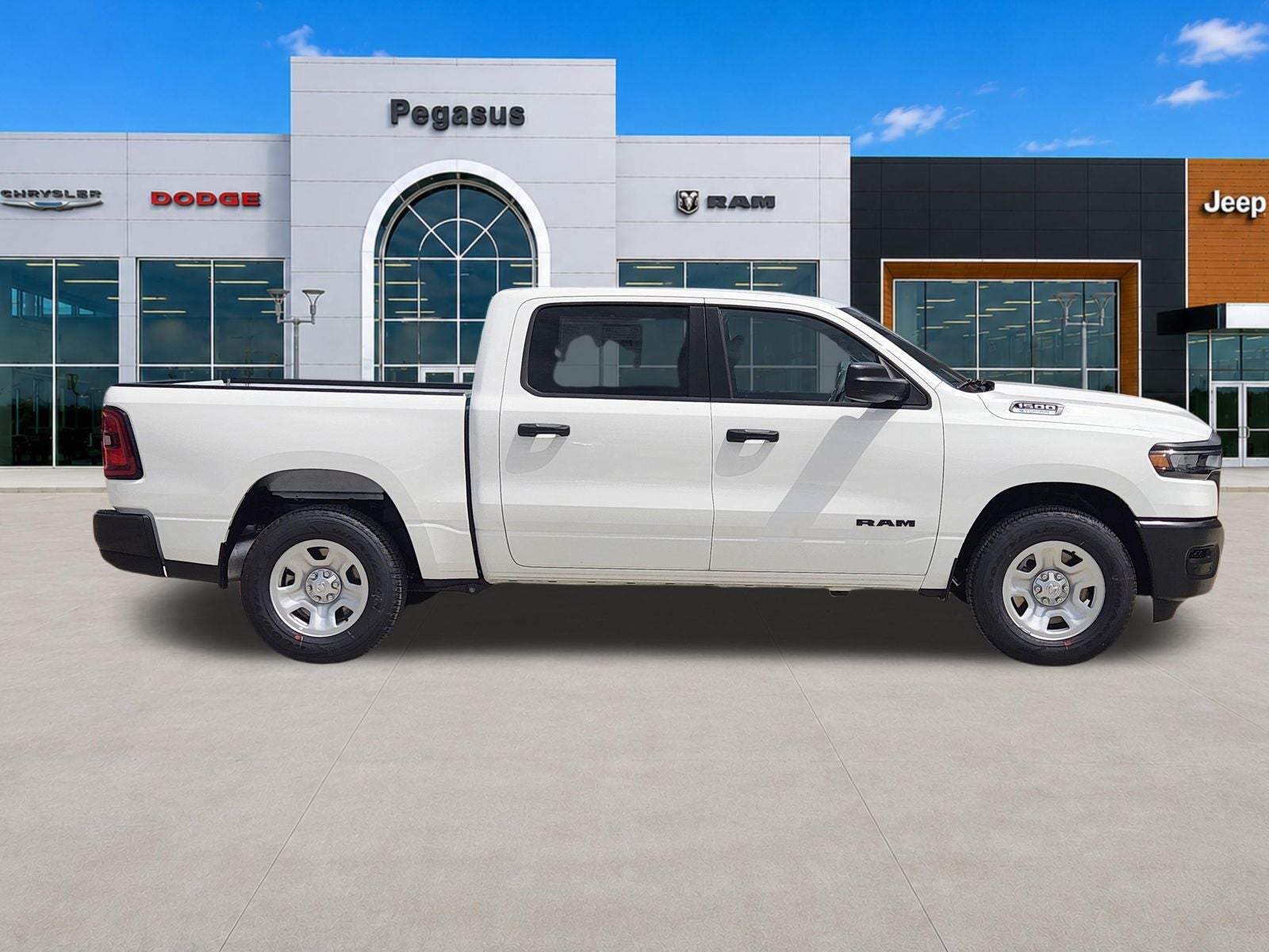 2026 RAM Ram 1500 RAM 1500 TRADESMAN CREW CAB 4X2 5'7' BOX