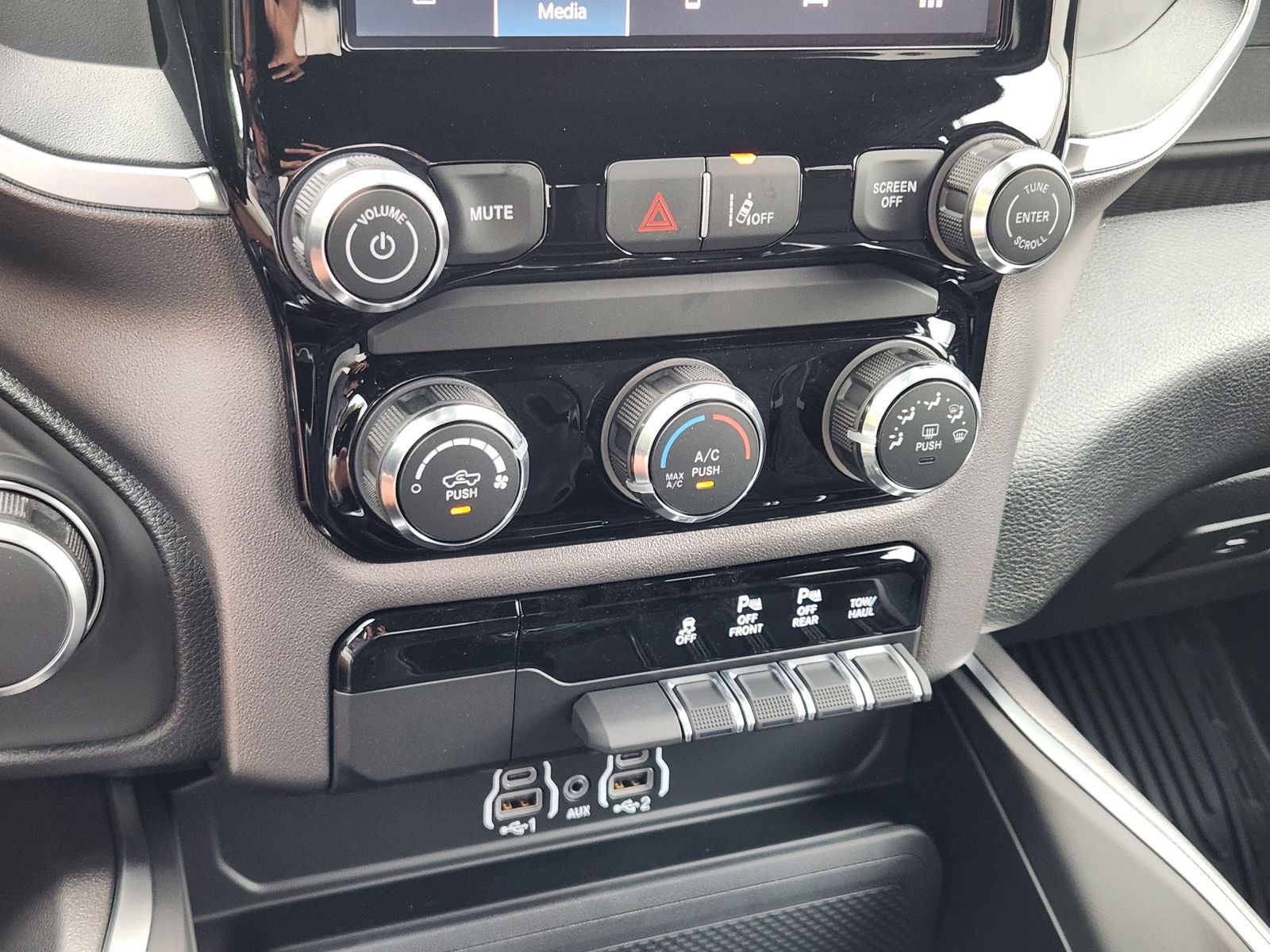 2026 RAM Ram 1500 RAM 1500 LONE STAR CREW CAB 4X4 5'7' BOX
