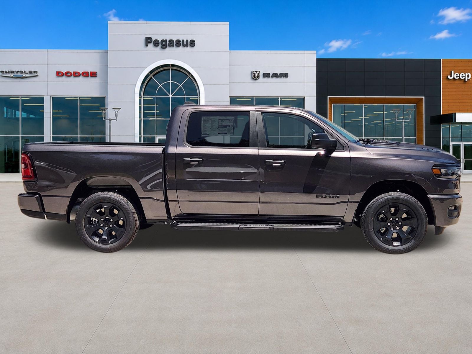 2026 RAM Ram 1500 RAM 1500 EXPRESS CREW CAB 4X4 5'7' BOX