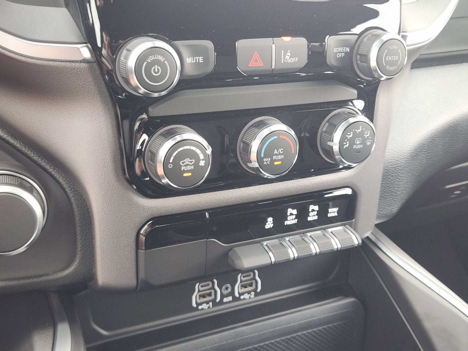 2026 RAM Ram 1500 RAM 1500 EXPRESS CREW CAB 4X4 5'7' BOX