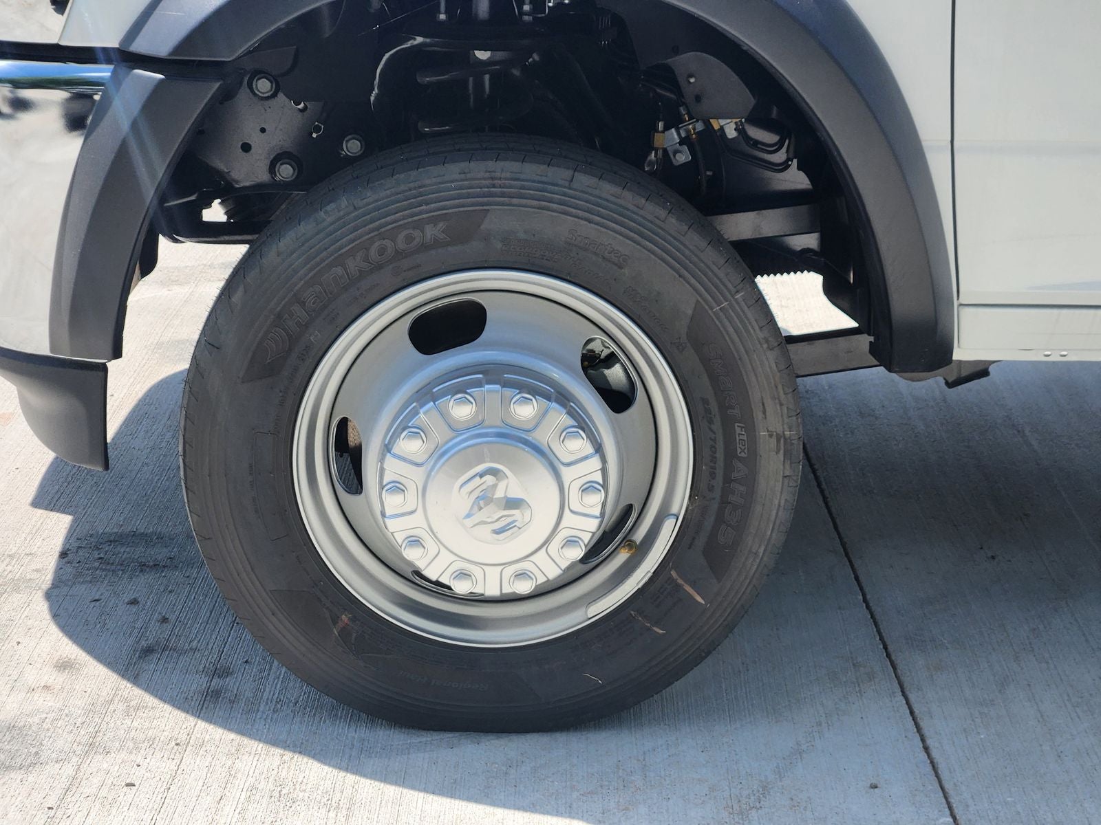 2026 RAM 5500 Chassis RAM 5500 TRADESMAN CHASSIS CREW CAB 4X4 84' CA