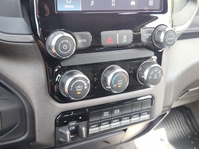 2026 RAM 5500 Chassis RAM 5500 TRADESMAN CHASSIS CREW CAB 4X4 84' CA