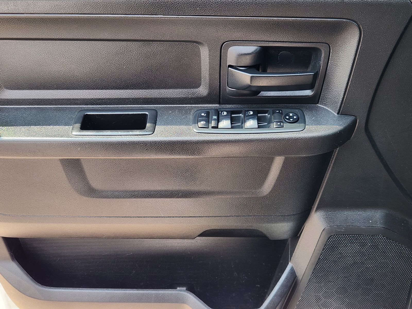 2018 RAM 3500 Chassis Tradesman/SLT/Laramie