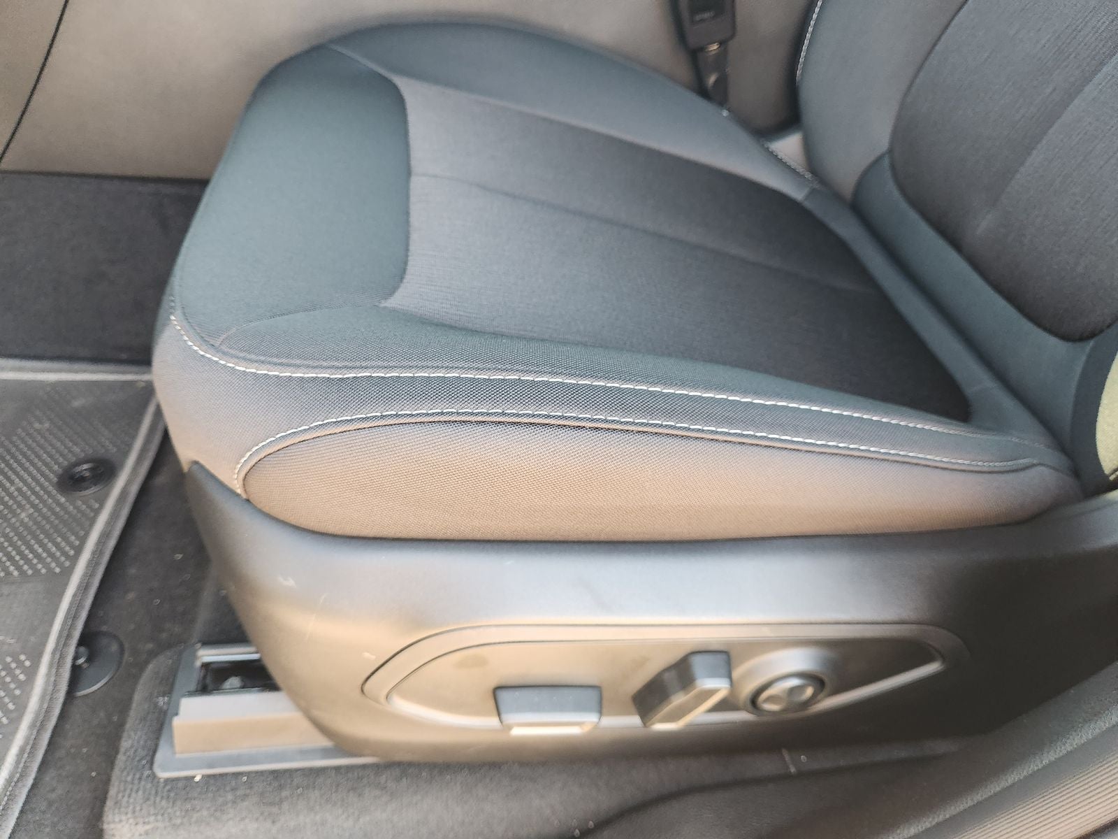 2026 Jeep Grand Cherokee GRAND CHEROKEE LAREDO 4X2