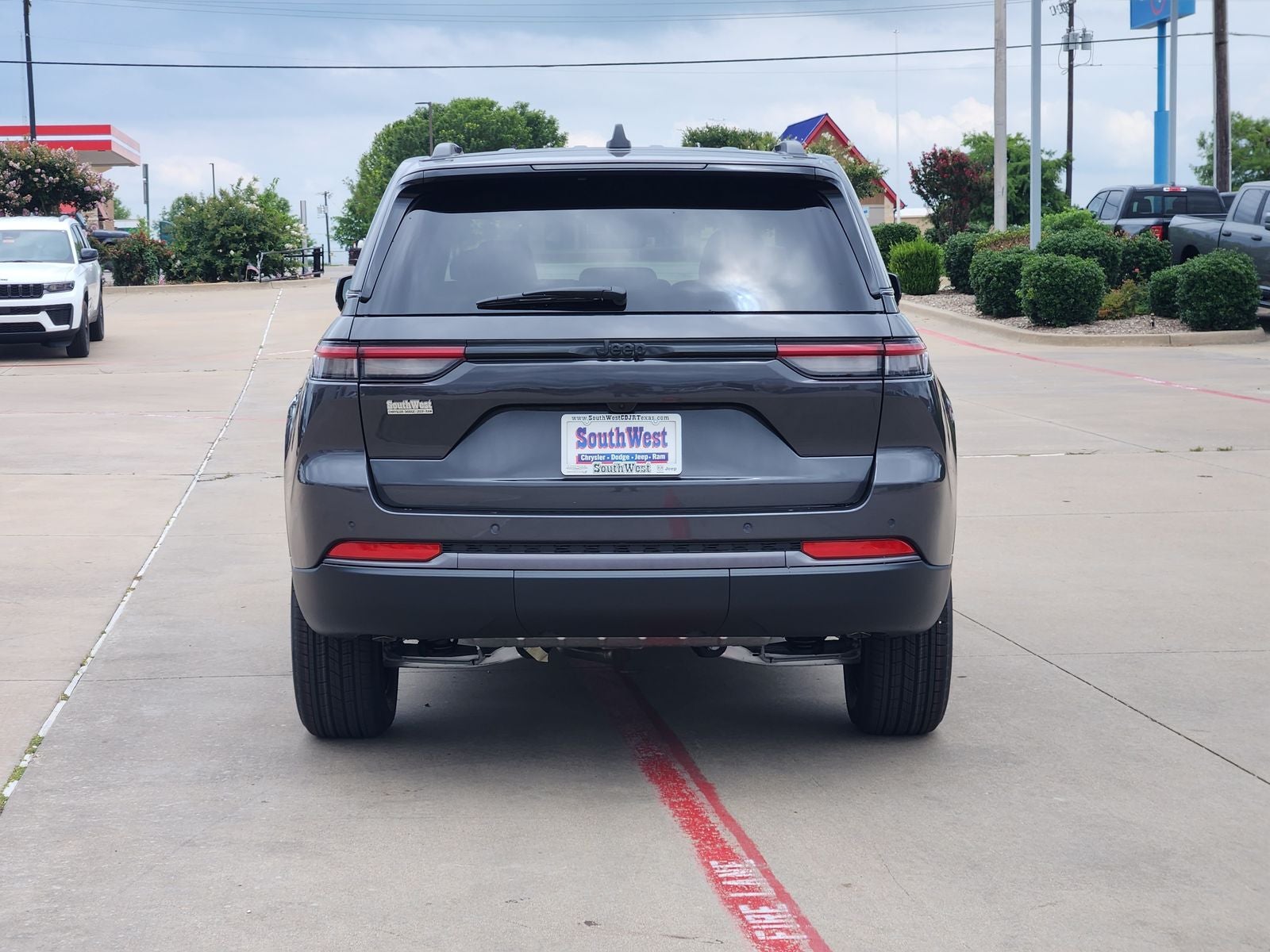 2026 Jeep Grand Cherokee GRAND CHEROKEE LAREDO ALTITUDE 4X2