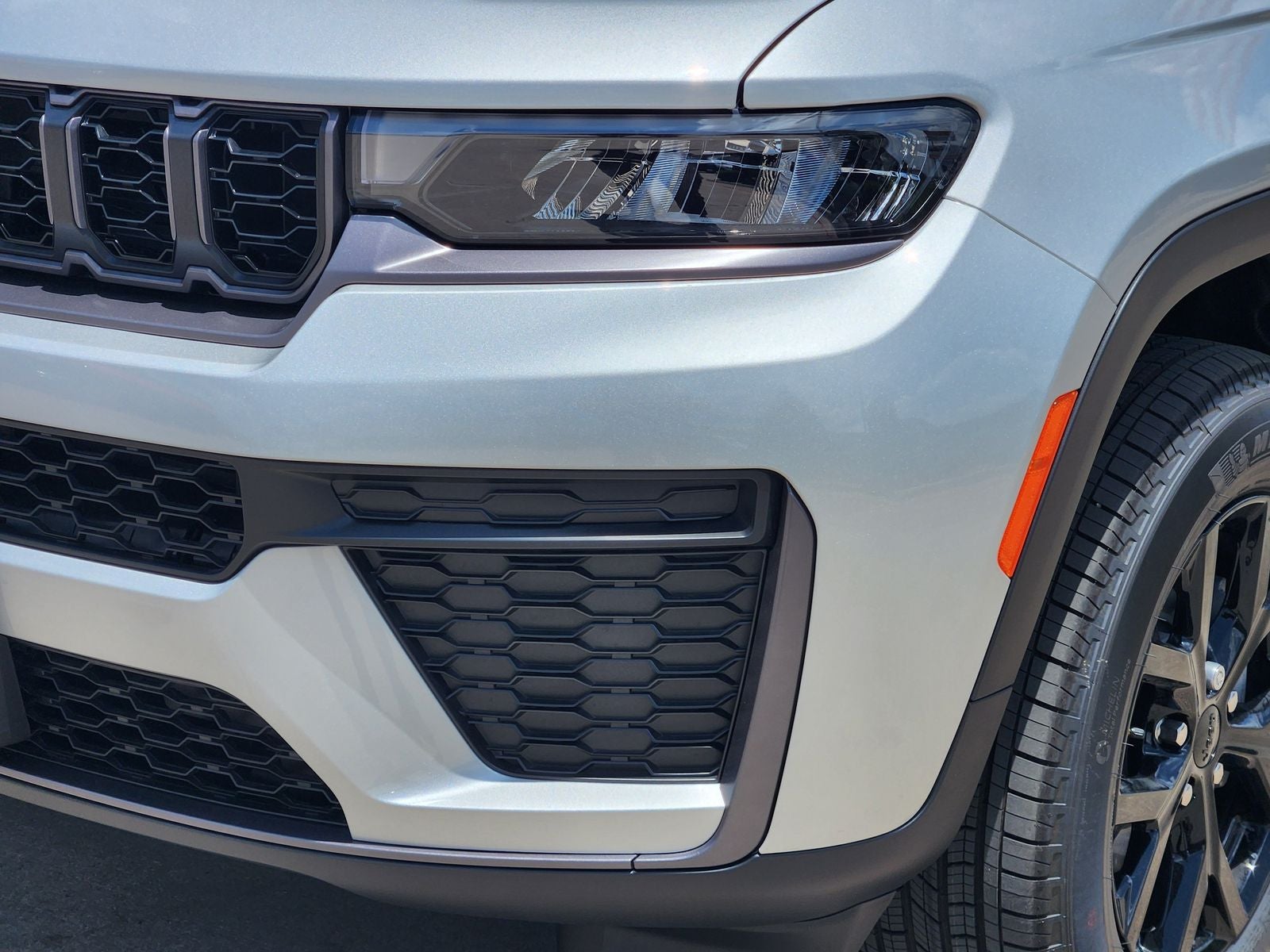 2026 Jeep Grand Cherokee GRAND CHEROKEE LAREDO ALTITUDE 4X2