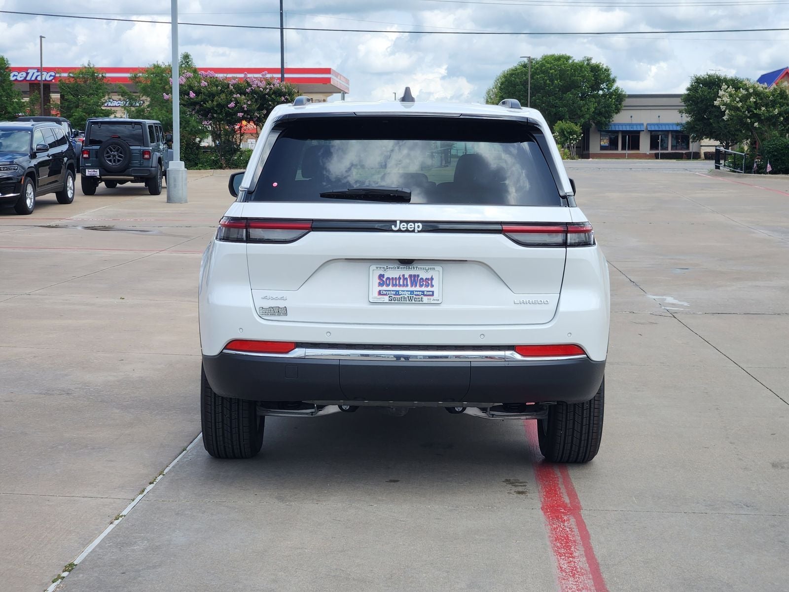 2026 Jeep Grand Cherokee GRAND CHEROKEE LAREDO 4X4