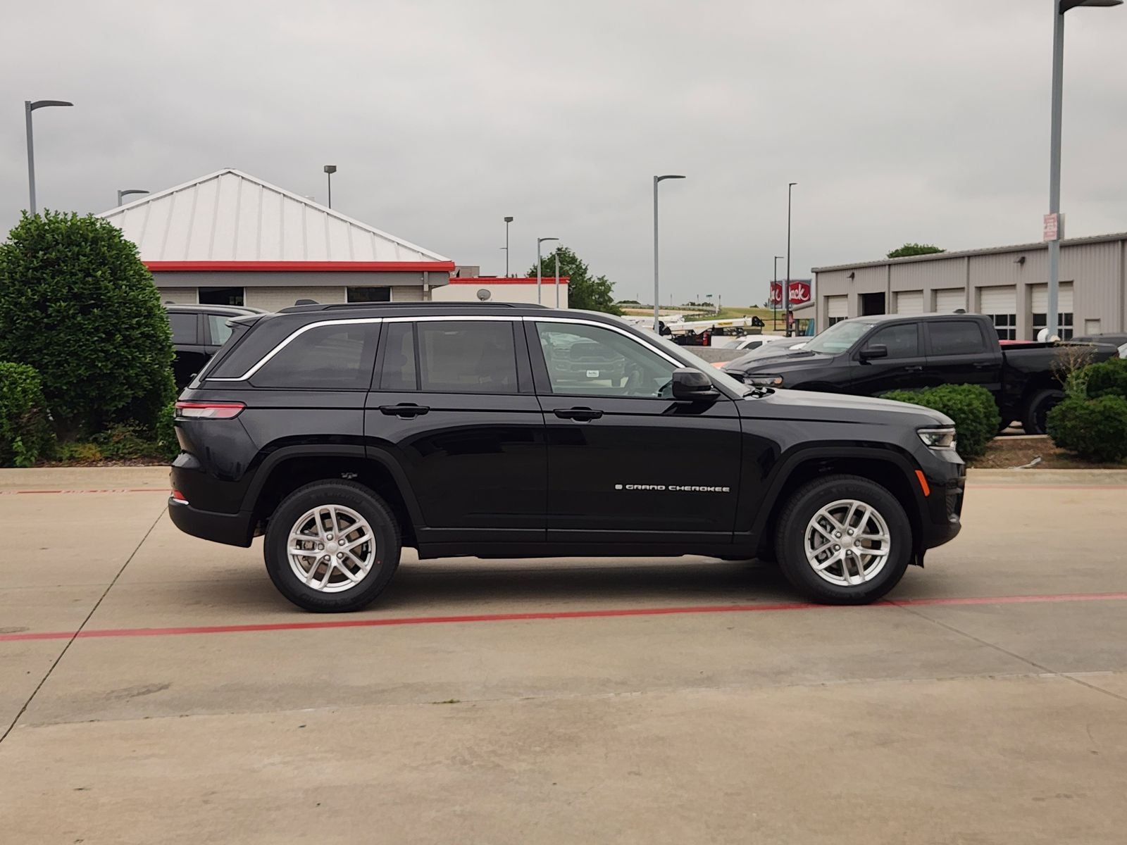 2026 Jeep Grand Cherokee GRAND CHEROKEE LAREDO 4X4