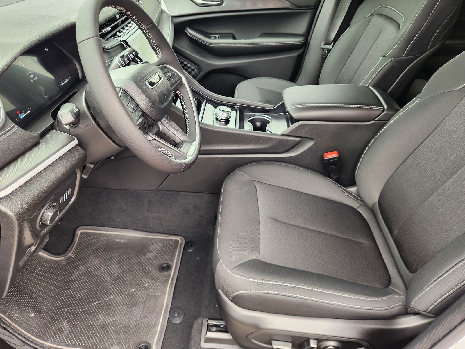 2026 Jeep Grand Cherokee GRAND CHEROKEE LAREDO X 4X4