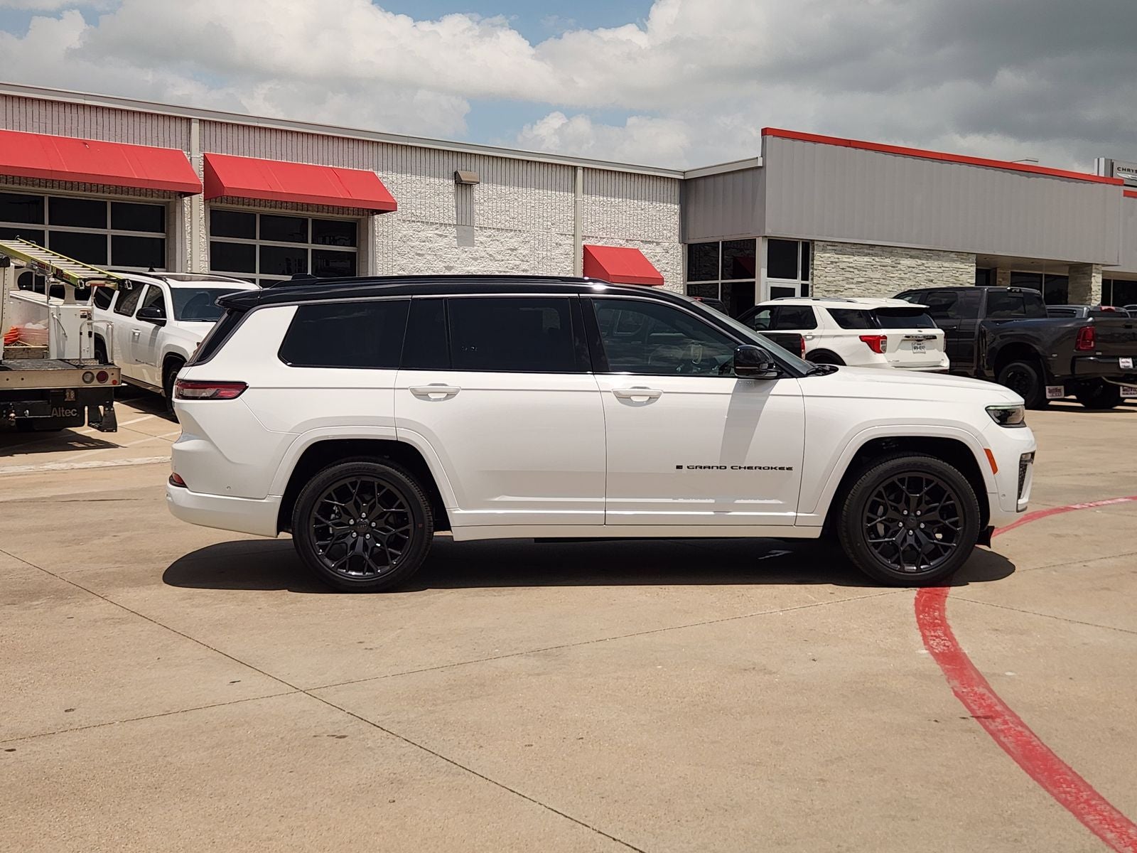 2026 Jeep Grand Cherokee GRAND CHEROKEE L SUMMIT 4X4