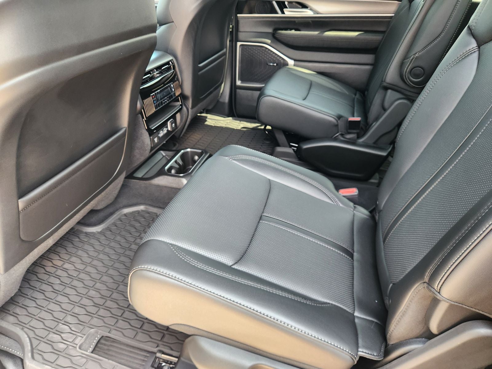 2026 Jeep Grand Wagoneer GRAND WAGONEER UPLAND 4X4