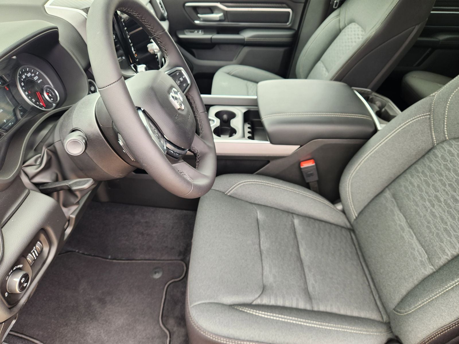 2026 RAM Ram 1500 RAM 1500 LONE STAR CREW CAB 4X2 5'7' BOX
