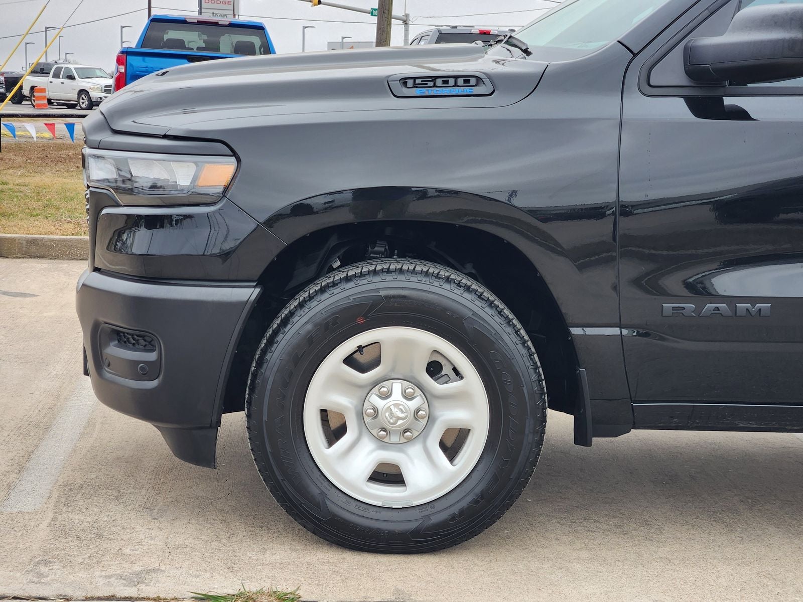 2025 RAM Ram 1500 Tradesman Crew Cab 4x2 5'7' Box