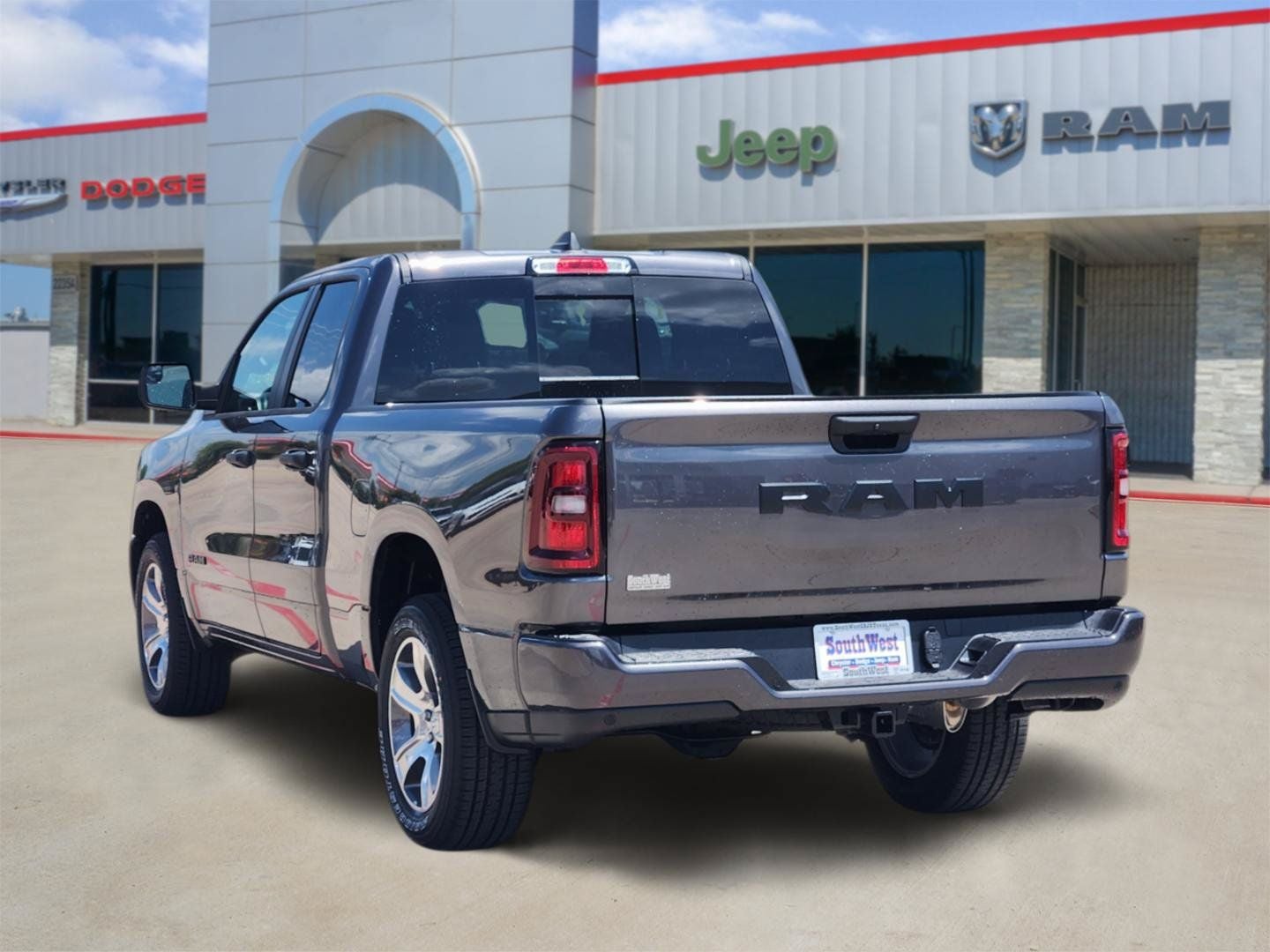 2026 RAM Ram 1500 RAM 1500 EXPRESS QUAD CAB 4X2 6'4' BOX