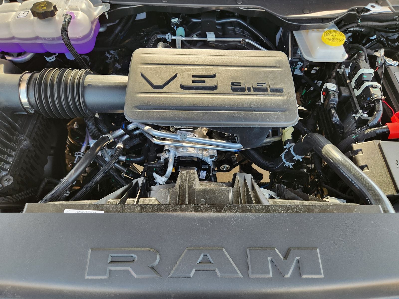 2026 RAM Ram 1500 RAM 1500 TRADESMAN QUAD CAB 4X2 6'4' BOX