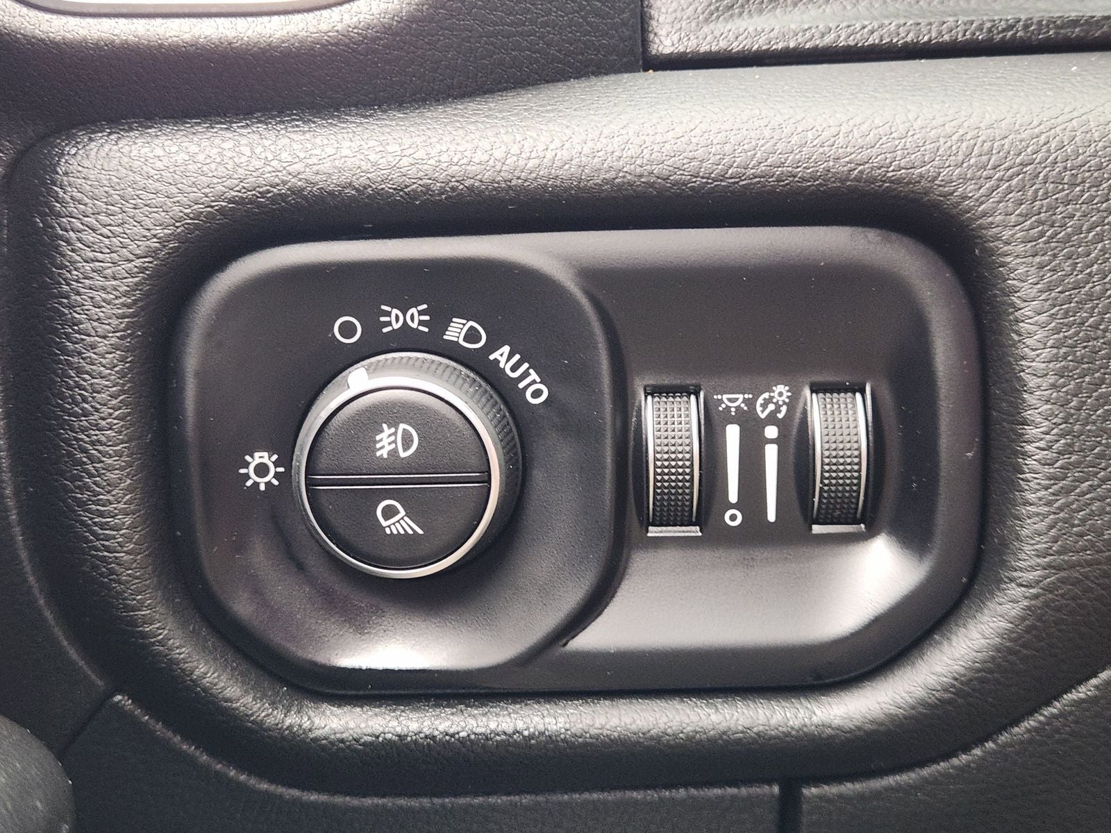 2025 RAM Ram 1500 Lone Star Crew Cab 4x4 5'7' Box