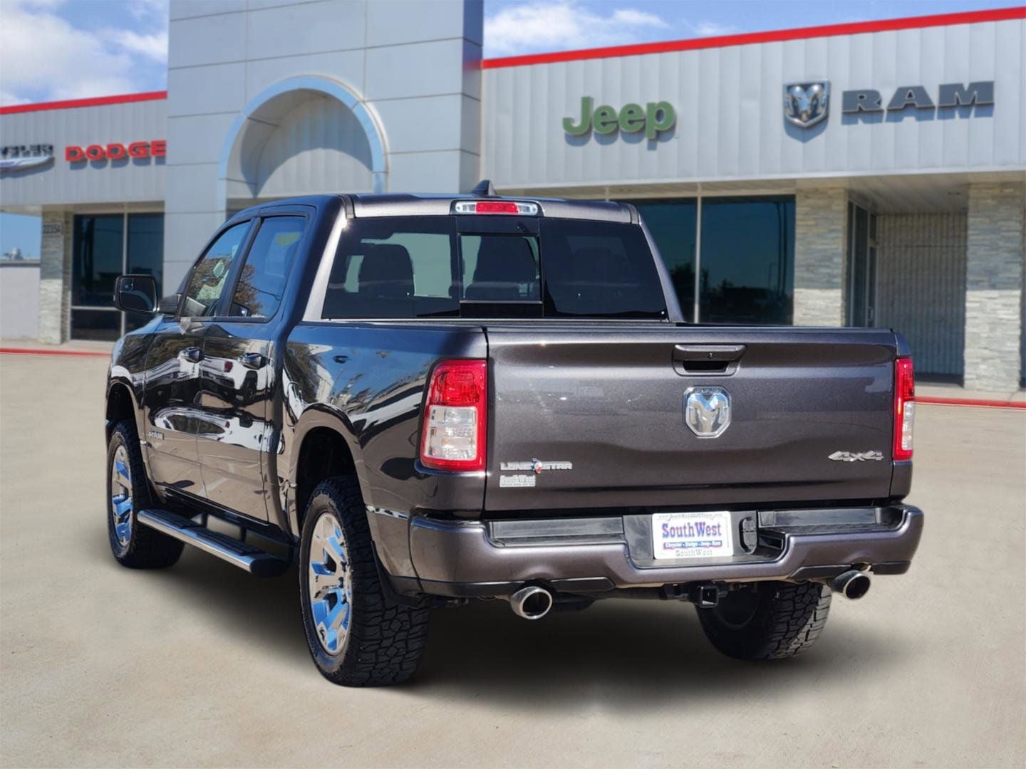 2022 RAM Ram 1500 Lone Star Crew Cab 4x4 5'7' Box