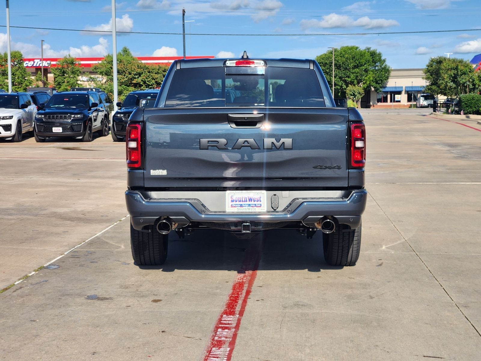 2026 RAM Ram 1500 RAM 1500 EXPRESS CREW CAB 4X4 5'7' BOX