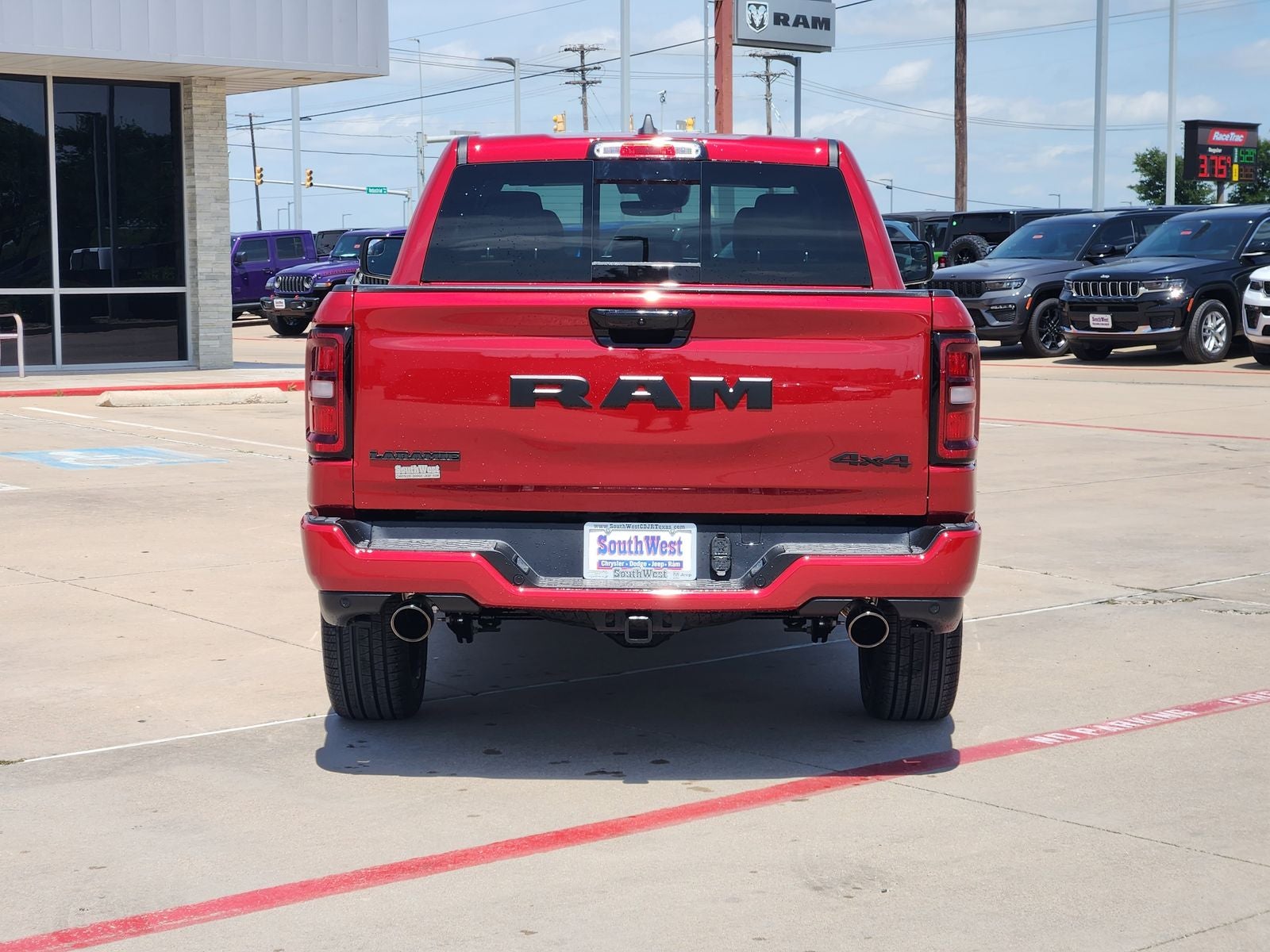 2026 RAM Ram 1500 RAM 1500 LARAMIE CREW CAB 4X4 5'7' BOX