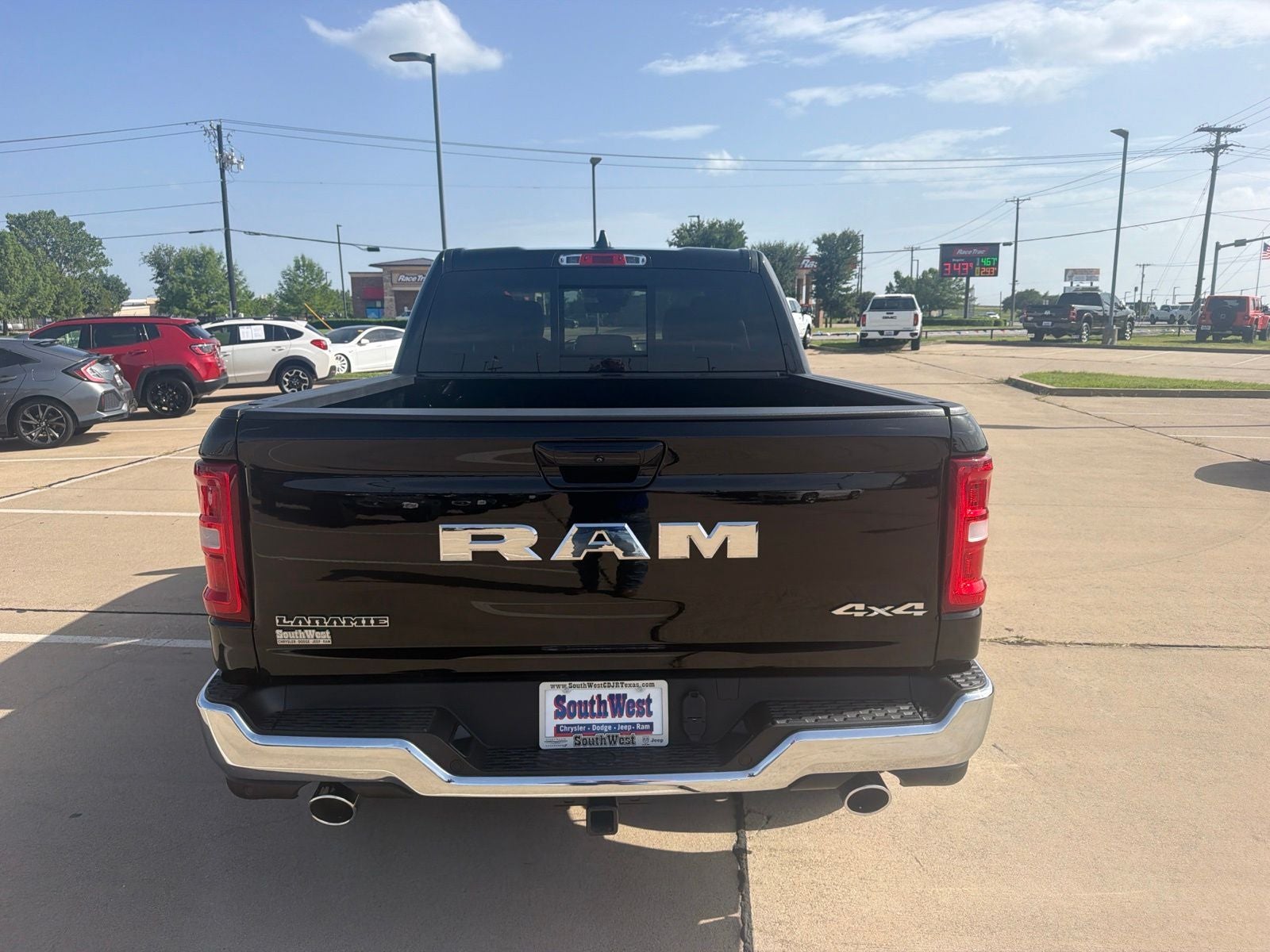 2026 RAM Ram 1500 Laramie Crew Cab 4x4 5'7' Box