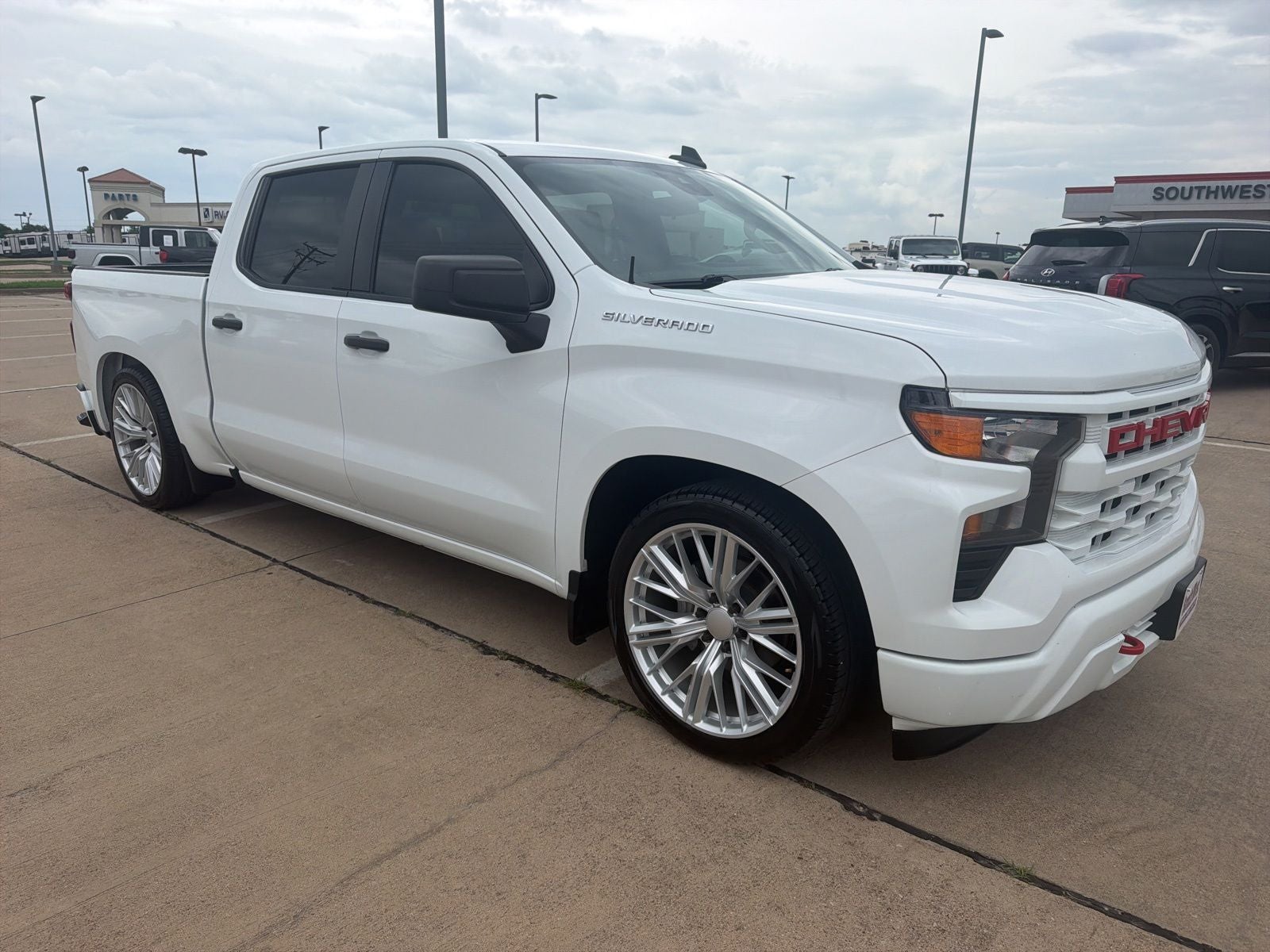 2023 Chevrolet Silverado 1500 2WD Crew Cab Short Bed Custom