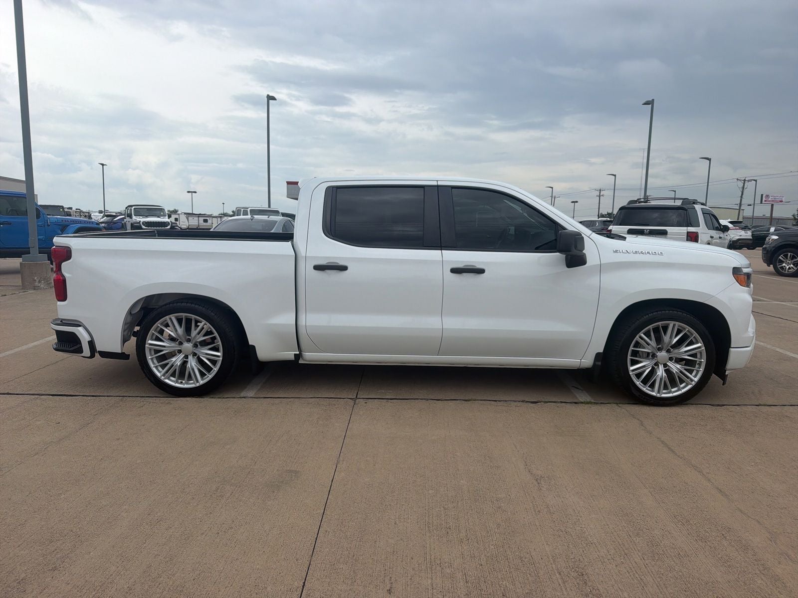 2023 Chevrolet Silverado 1500 2WD Crew Cab Short Bed Custom
