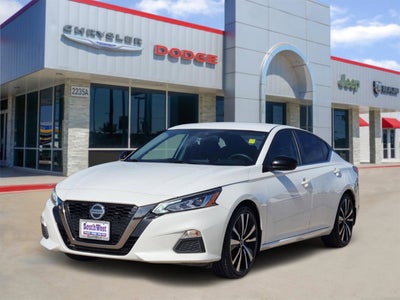 2022 Nissan Altima SR FWD