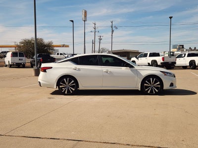 2022 Nissan Altima SR FWD