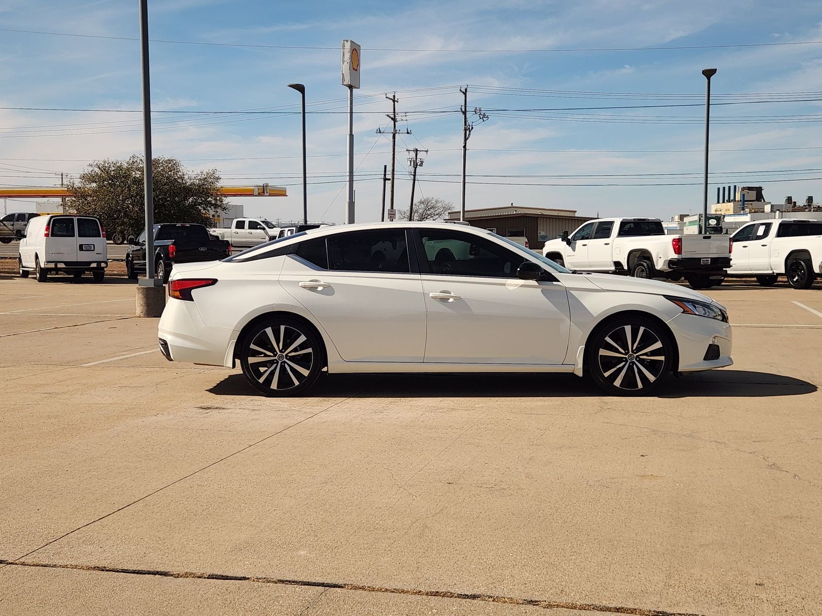 2022 Nissan Altima SR FWD